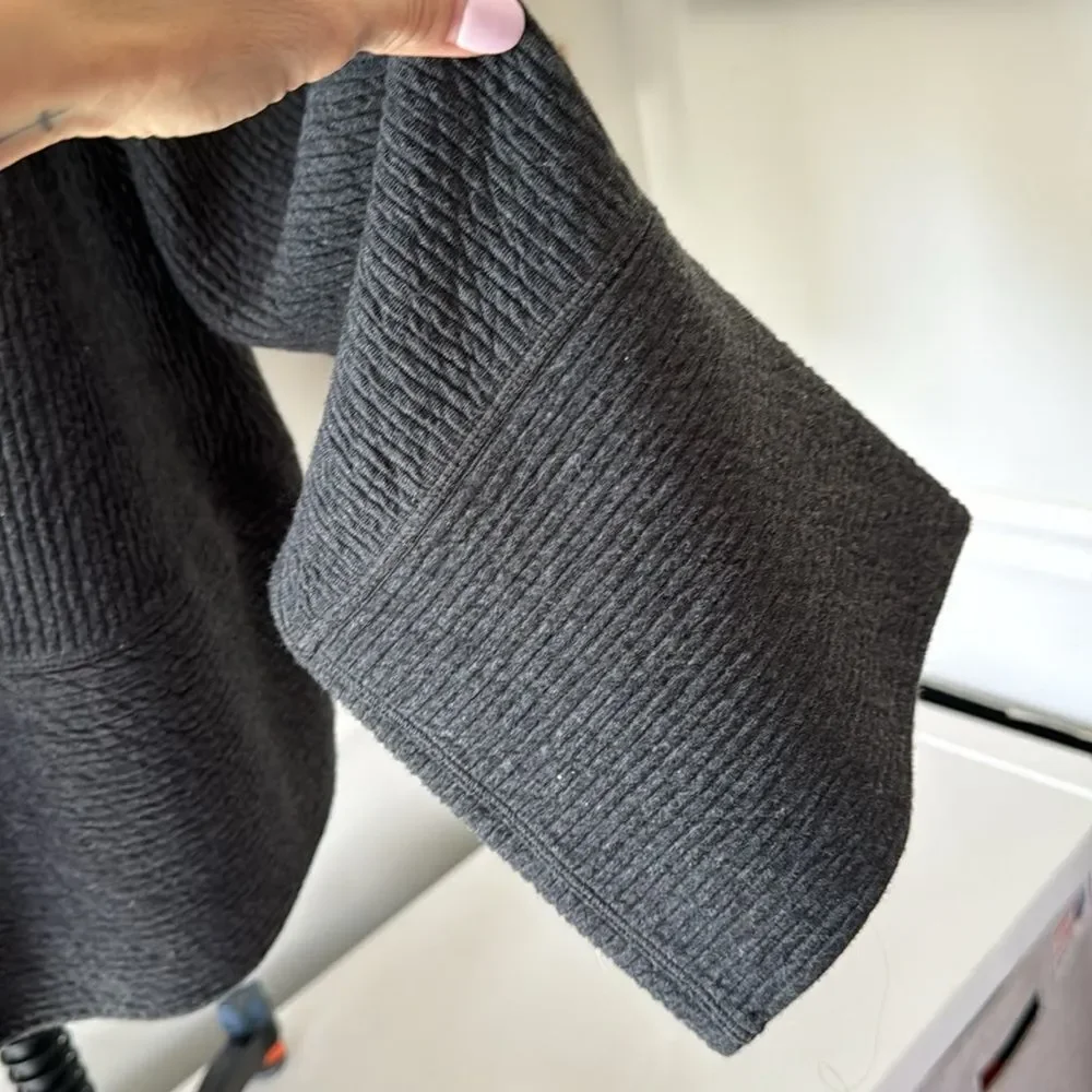 Lululemon Women’s Size Large Grey Retreat Yourself Textured Pullover Sweatshirt - Picture 11 of 15